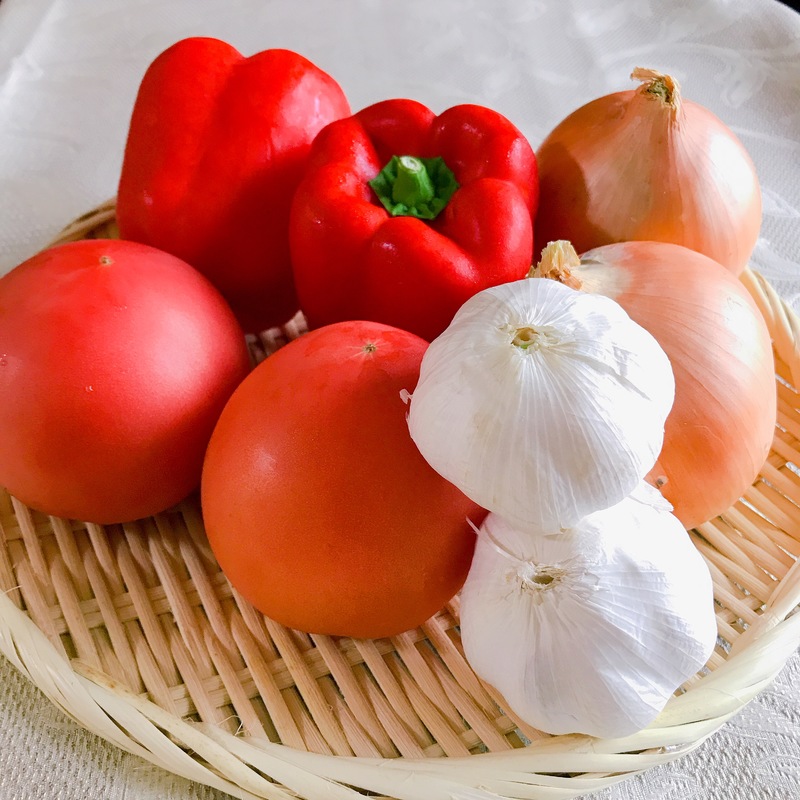 時短でかんたん 野菜の皮むき方法検証 トマト パプリカ 玉ねぎ ニンニク 食オタmagazine 食のオタクによる食育webマガジン